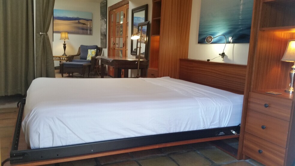 murphy bed down - 682 Carlo Dr