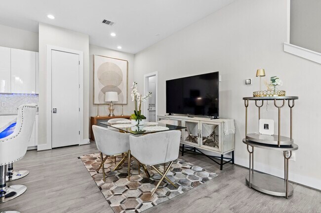 Building Photo - 851 Prosper St