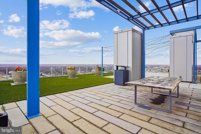 Building Photo - 930 Rose Ave