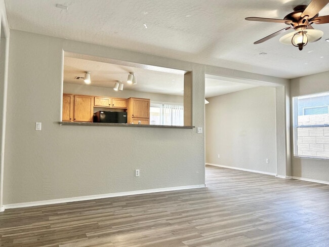 Building Photo - 2547 E San Manuel Rd