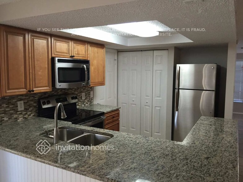 Building Photo - 9401 Glen Moor Ln