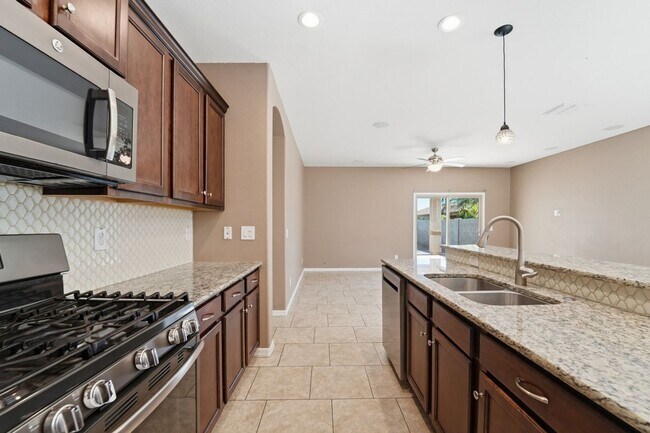 Building Photo - Ironwood Crossing Gem! 3 Bed + Den, Open Layout & Resort Amenities