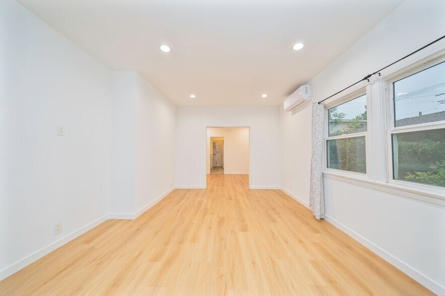 Building Photo - 1253 Del Rey Ave