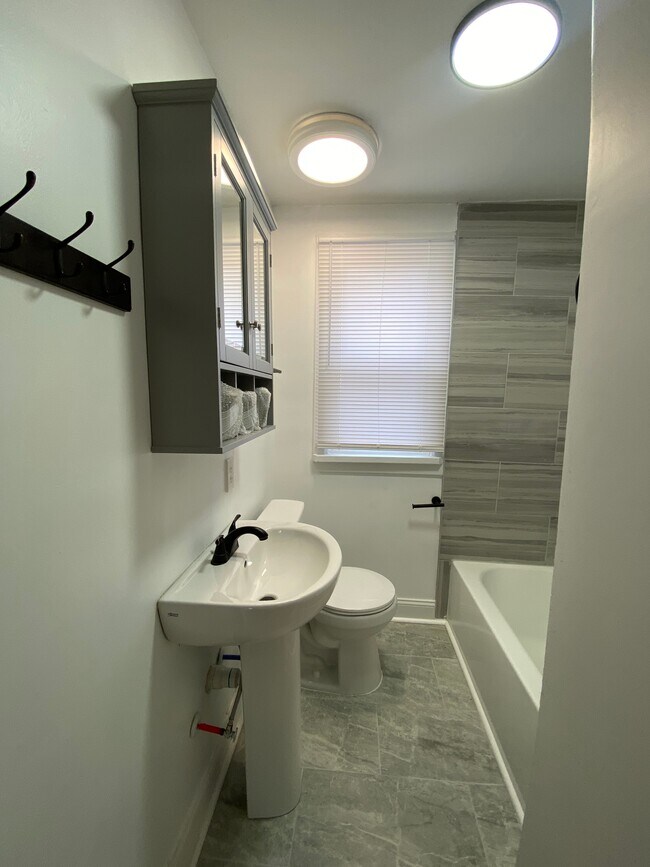 Bathroom - 1902 N 19th St