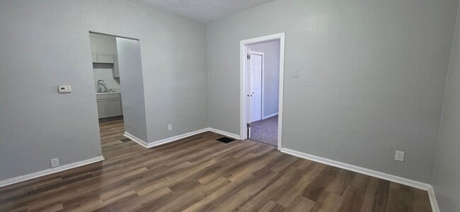 Building Photo - 1631 W 7th St