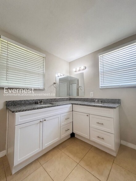 Building Photo - 8519 Sunbeam Ln