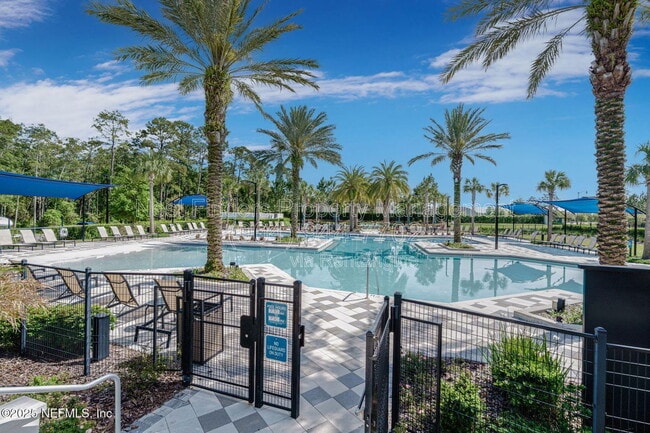 Building Photo - 10682 Aventura Dr