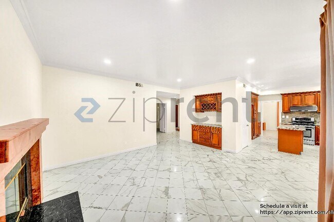 Building Photo - 19872 Sunset Vista Rd