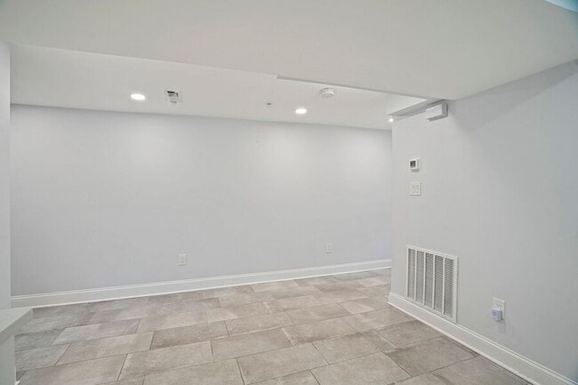 Building Photo - 2630 4th St NE