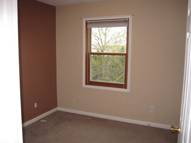 Building Photo - 2213 Namekagon St