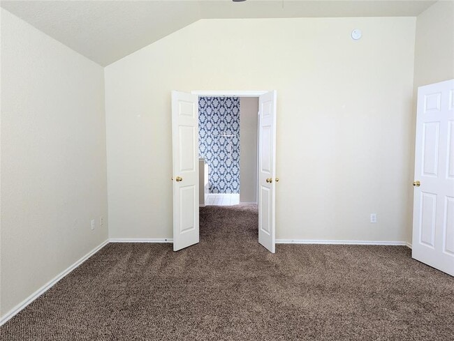 Building Photo - 2604 Southern Hills Dr