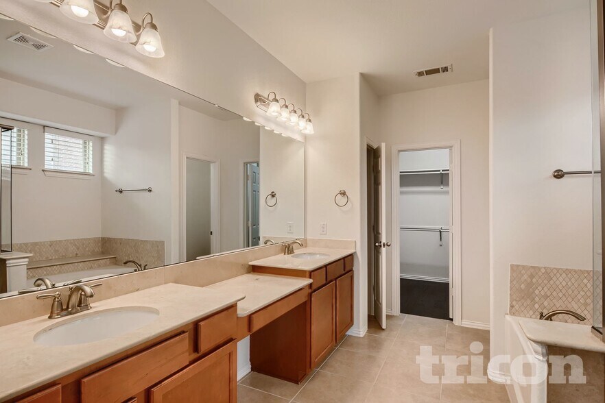 Building Photo - 5024 Kestrel Dr