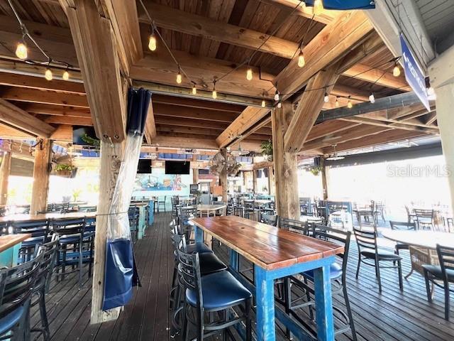 Building Photo - 3020 Matecumbe Key Rd