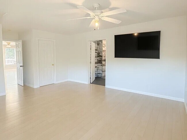 Building Photo - Beautiful 2 Bed 2 Bath Home Available NOW!!!