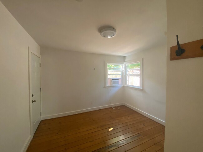 Building Photo - 189 S Roosevelt Ave