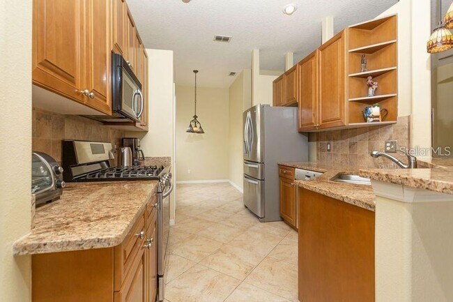 Building Photo - 2362 Caledonian St