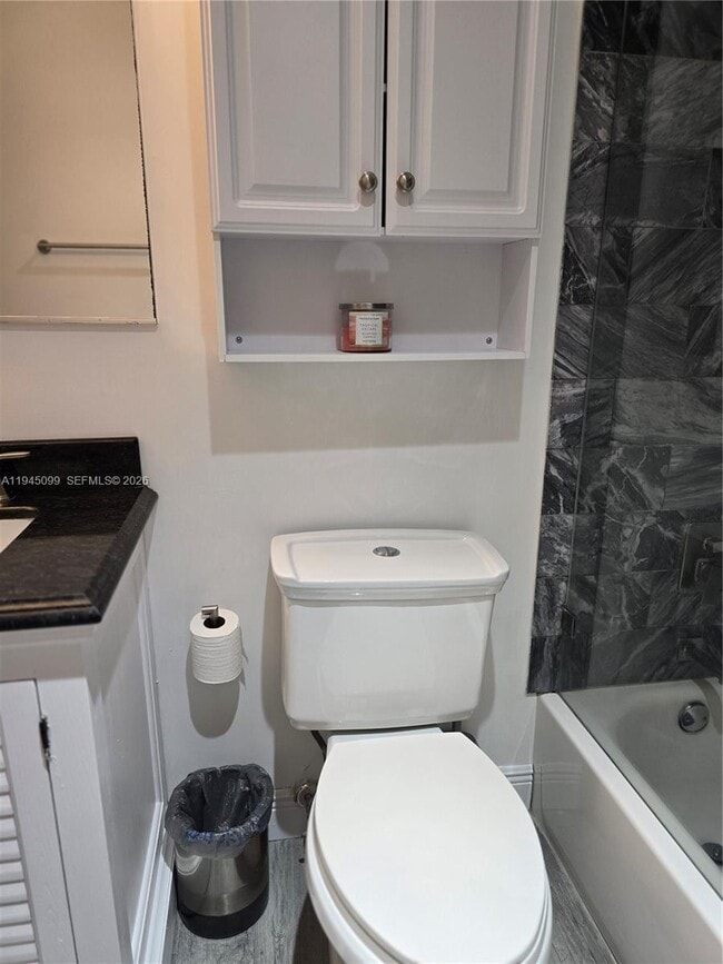 Building Photo - 2171 NE 66th St