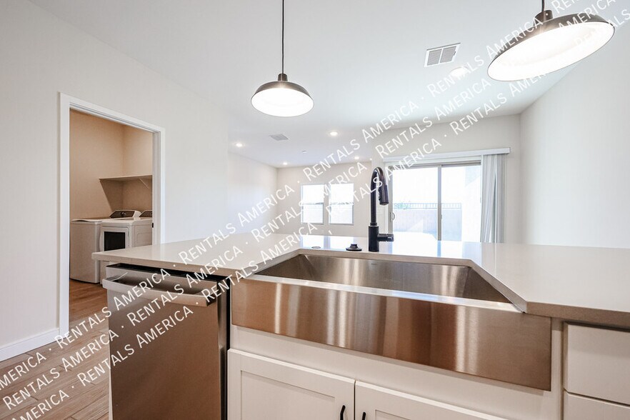 Building Photo - 7857 N 79th Ave