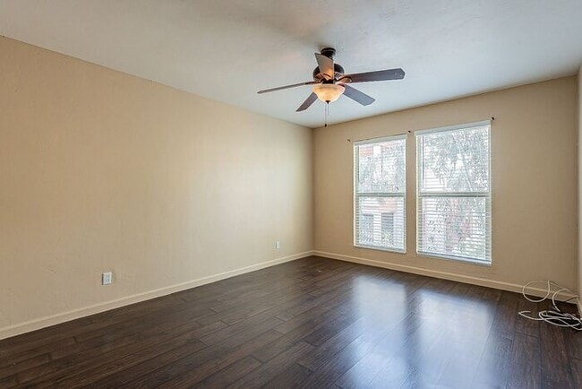 Building Photo - 1620 N Wilmot Rd