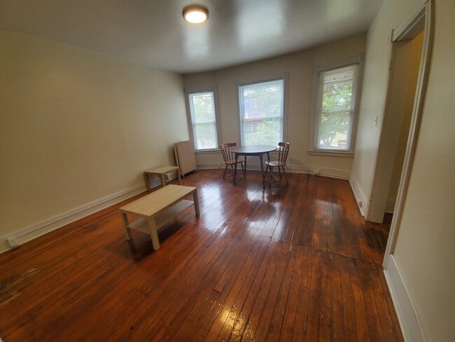 Building Photo - 105-107 N Quarry St