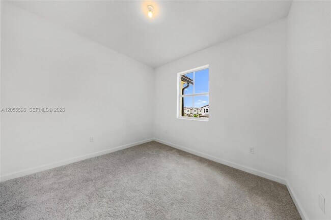 Building Photo - 2567 SE 25th Ter