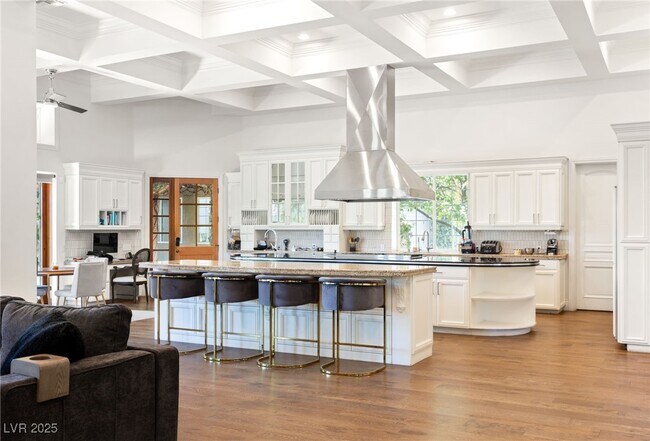 Building Photo - 9813 Moon Valley Pl