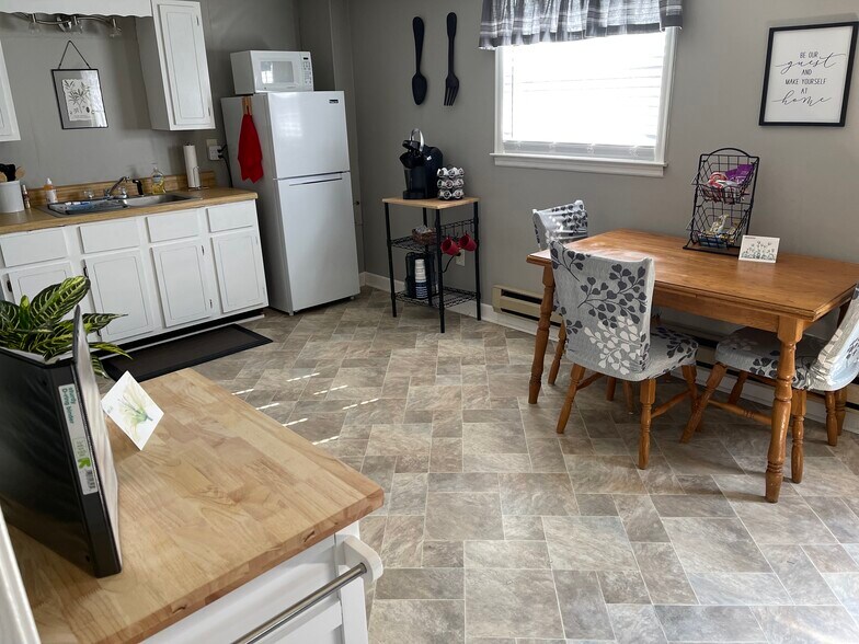 Building Photo - 220 Pearson Dr