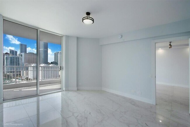 Building Photo - 701 Brickell Key Blvd