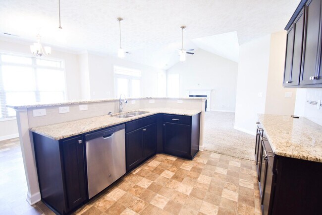 Building Photo - 4 Bedroom 3 Bathroom No Pets