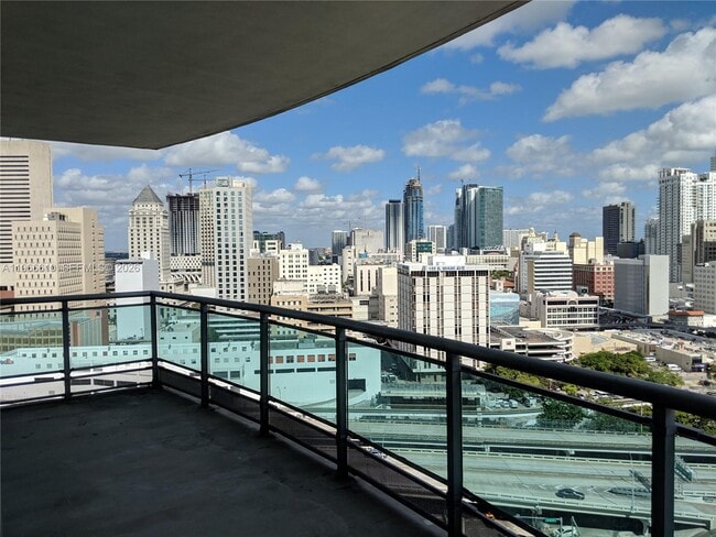 Building Photo - 350 S Miami Ave