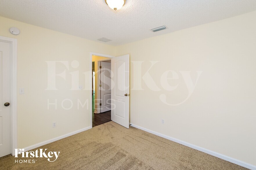 Building Photo - 4013 Whitebark Plantation Dr