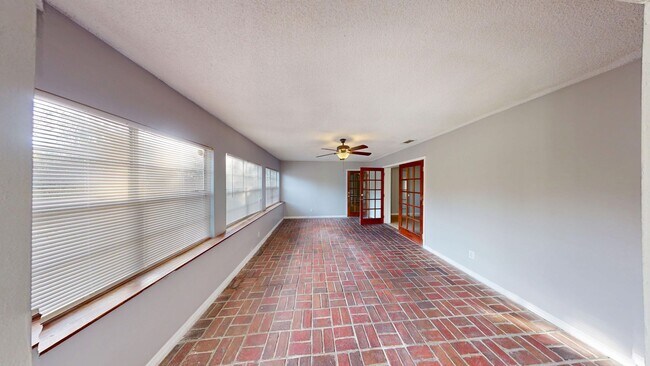 Building Photo - 3 Bed / 2 Bath Home In Deltona Available NOW!!