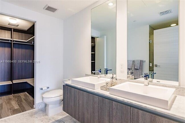 Building Photo - 801 S Miami Ave