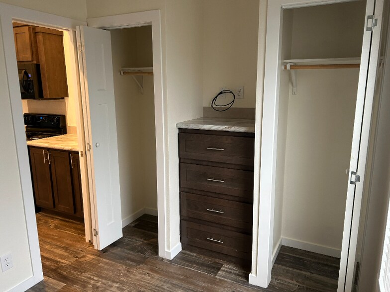 Building Photo - 5215 Crestway Rd