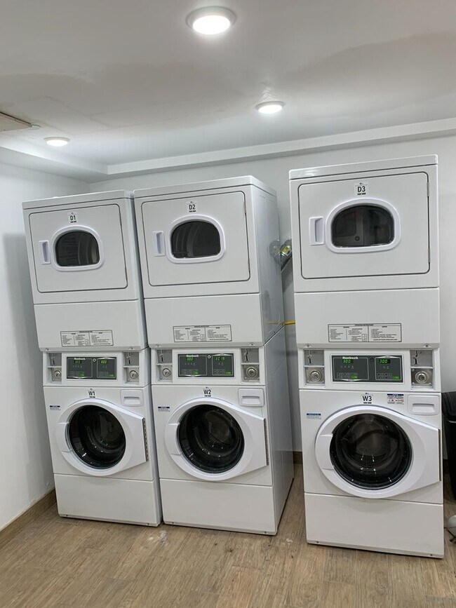 Building Photo - CHELSEA/BOSTON NEW LUXURY STUDIO- NO BROKER FEE! NO BROKER OR RENTAL FEES & FULLY FURNISHED!!