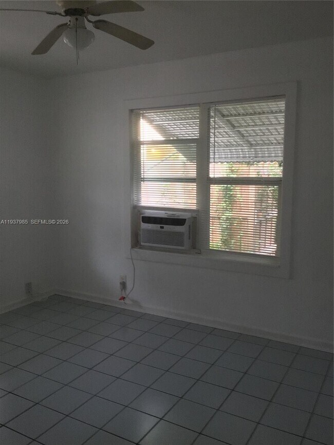 Building Photo - 429 49th St