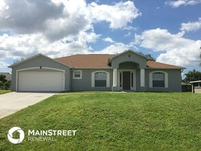 Building Photo - 622 SW 11th Ave