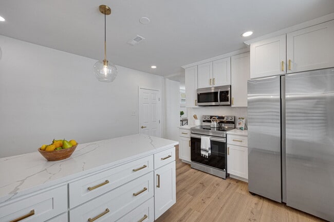 Building Photo - 5385 Reber Pl
