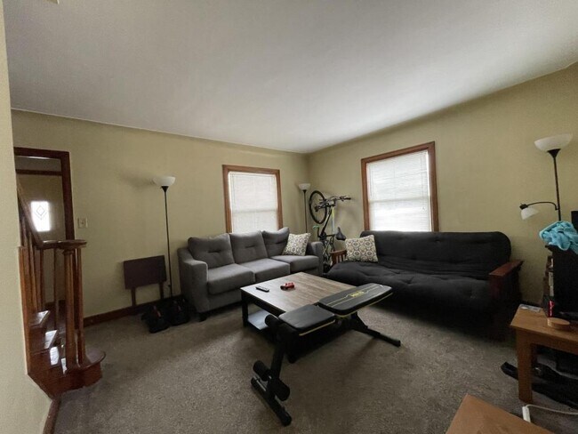 Building Photo - 1323 N 21st St