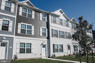 Building Photo - 111 Deatrick Dr