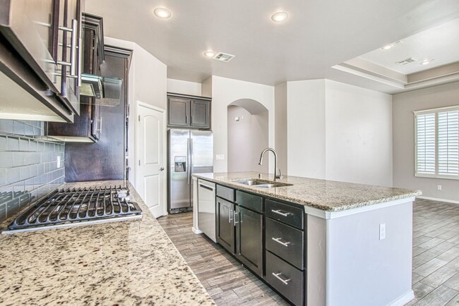 Building Photo - Beautiful Westside home with 3 bed-2 baths...