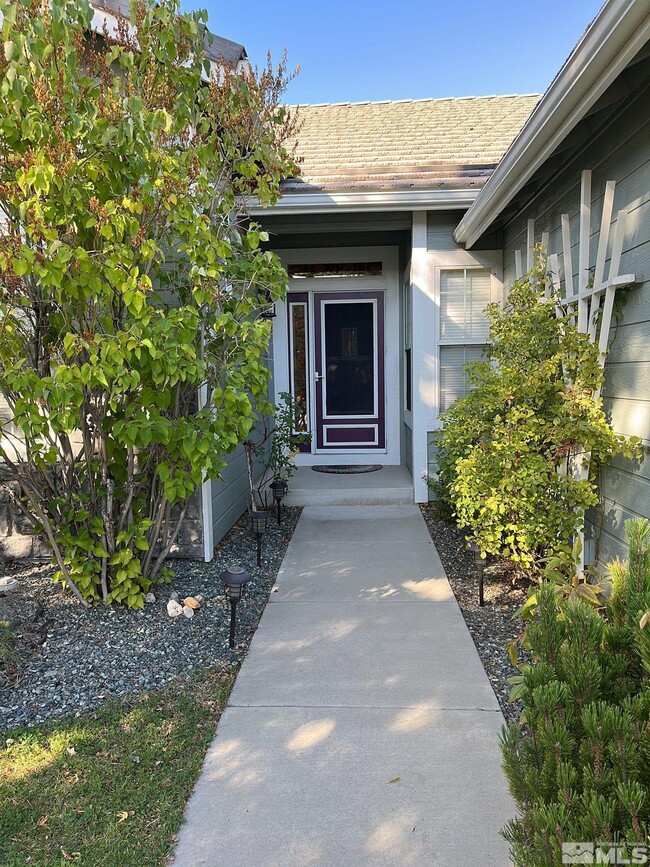 Building Photo - 4875 Crestside Dr