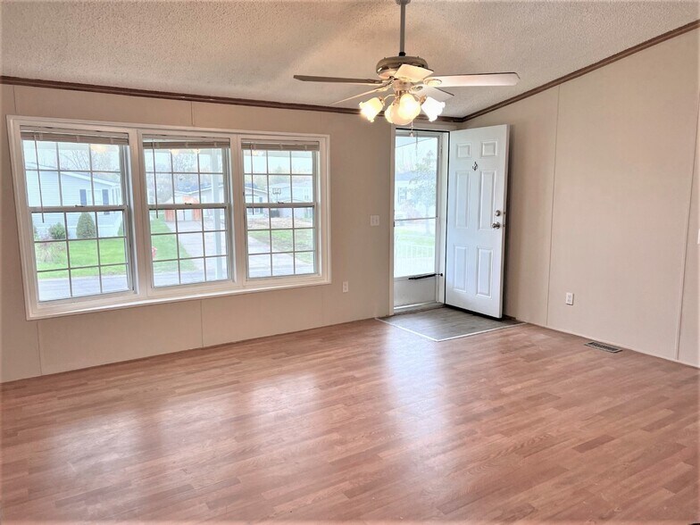 Building Photo - 288 Partridge Dr