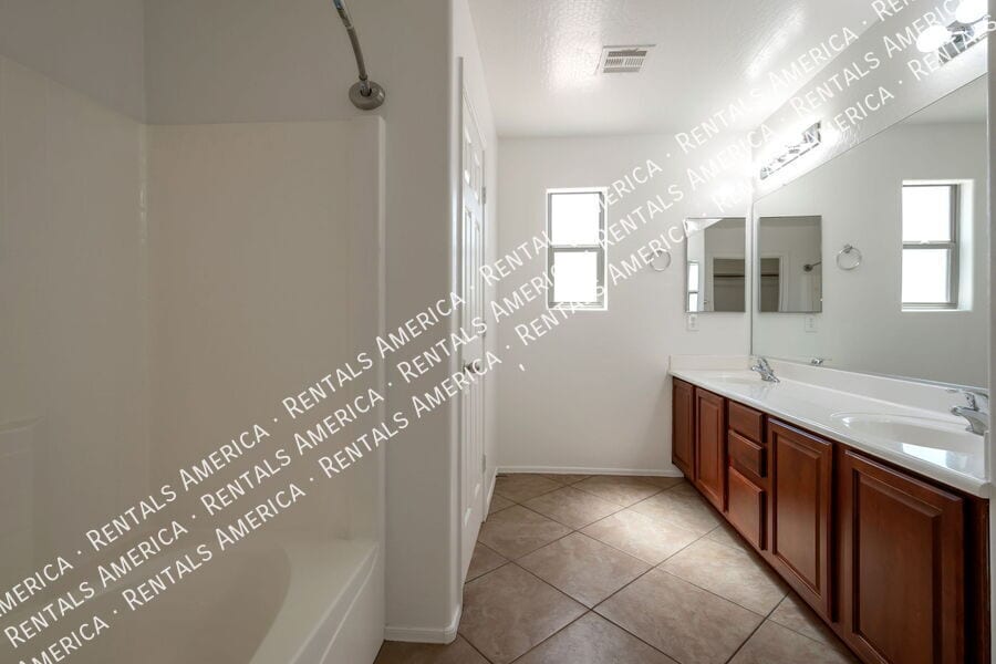 Building Photo - 2715 S Cupertino Dr