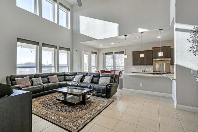 Building Photo - 14924 Iveans Way