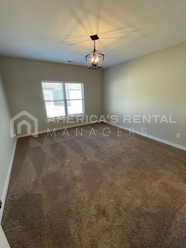 Building Photo - Roomy Home for Rent in Cullman, AL…6 Foot Privacy Fence. COMING SOON!