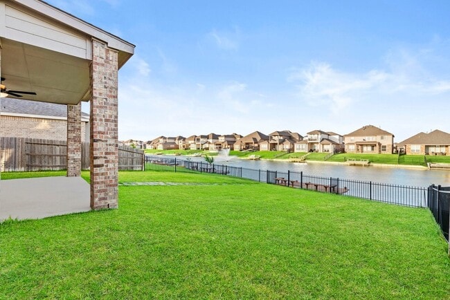 Building Photo - 3506 Lake Bella Megan Dr