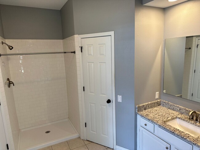 Building Photo - Available June 1st! 3-Bedroom, 2-Bathroom ...