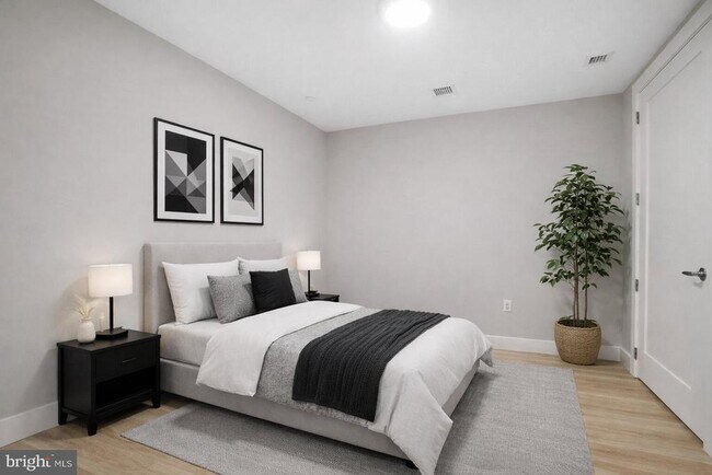 Building Photo - 801 N Fairfax St