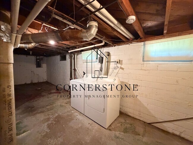 Building Photo - Spacious 2+ bedroom Ranch $850